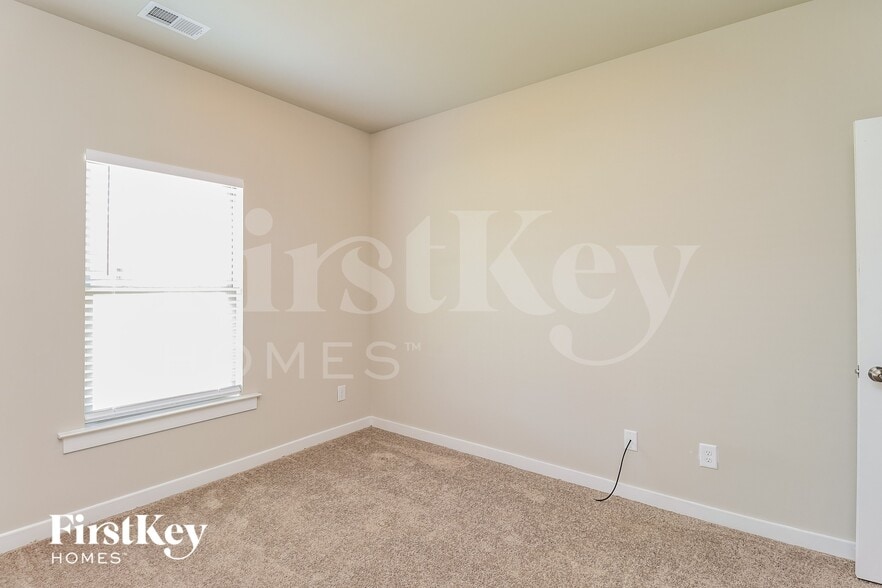 Building Photo - 310 Ridgeview Cir