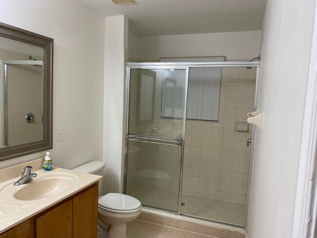 Building Photo - 925 Imperial Lake Rd