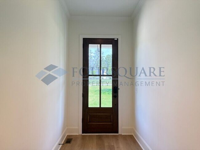Building Photo - Beautiful  3-Bedroom Home with Loft, Screened Deck & Fenced Backyard – Convenient to Duke Univers...