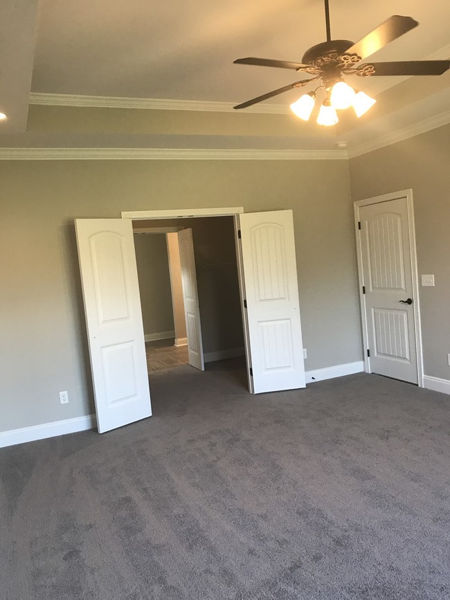 Building Photo - 1042 Quiver Ln,  Sango Exit 11