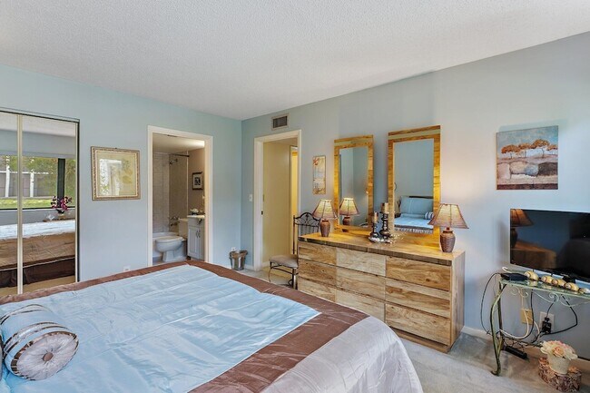 Building Photo - 1605 S US Hwy 1