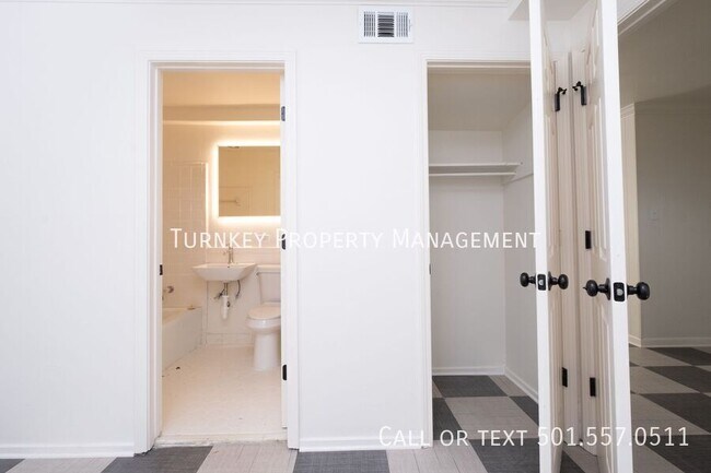 Building Photo - 623 Sherman St