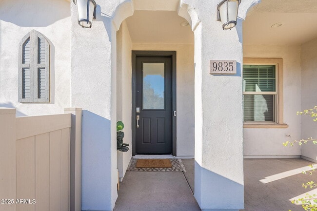 Building Photo - 9835 E Wavelength Ave