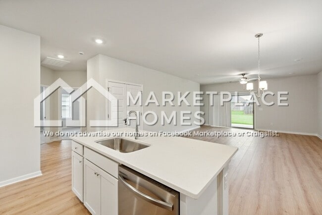 Building Photo - 15678 Brickman Ln