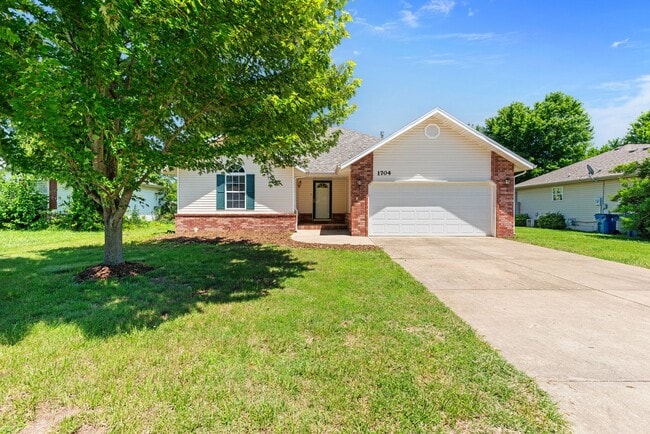 Building Photo - 3 Bedroom, 2 Bathroom Home in Republic Sch...