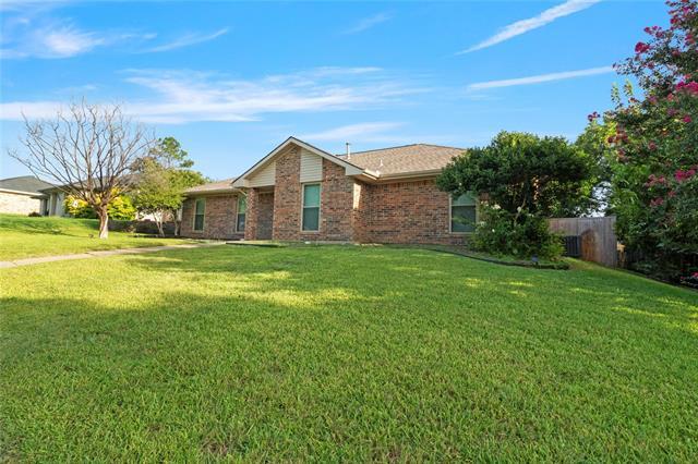 Primary Photo - 1610 St James Dr