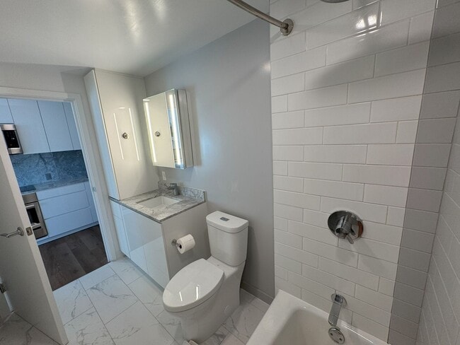 Building Photo - Aalii 2105