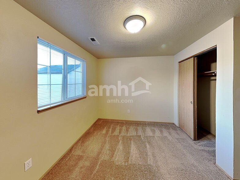 Building Photo - 16979 SW Steele Way