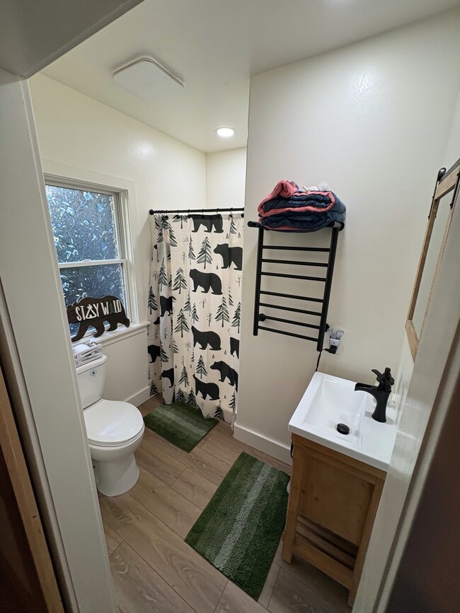 Building Photo - 200 Taylor St