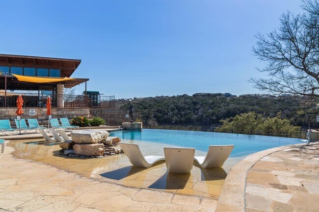 Building Photo - 116 Beneteau Dr