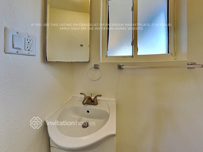 Building Photo - 2707 N 27th St