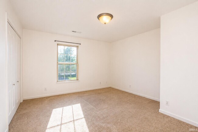 Building Photo - 3937 Amethyst Dr