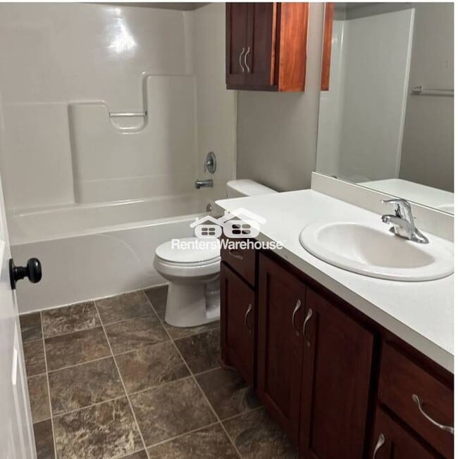 Building Photo - Beautiful Home, Great Location