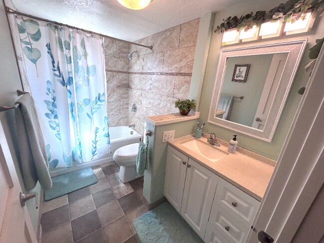 Building Photo - 200 18th St SW