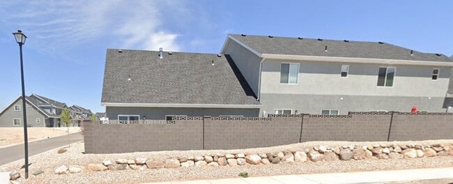 Building Photo - 1579 W Pyrite Ln