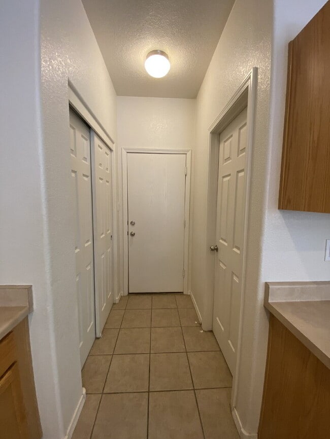 Building Photo - GATED COMMUNITY - 2 Story Townhouse - All BR Upper Level