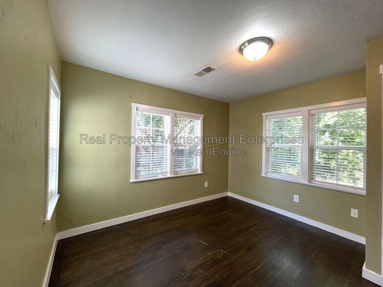 Building Photo - 1505 NW 46th St