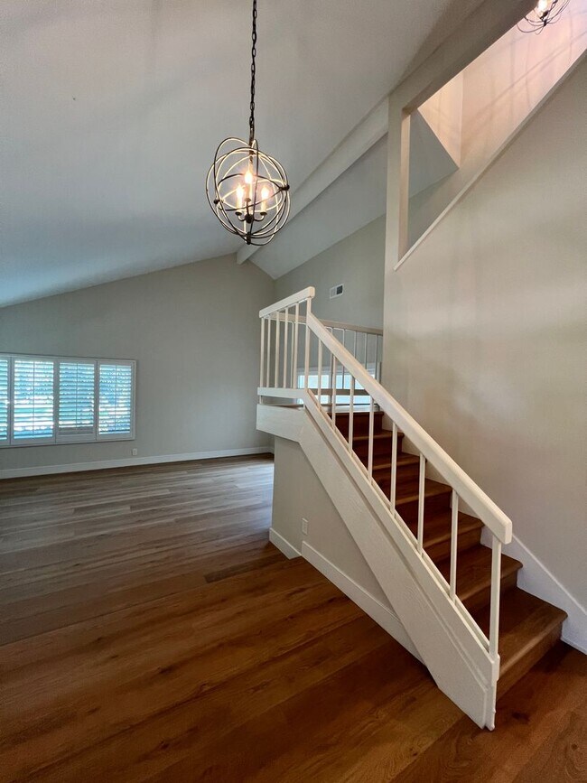 Building Photo - Complete Remodel Dearfield 3 bedroom 2.5 Bath home Ready for Lease