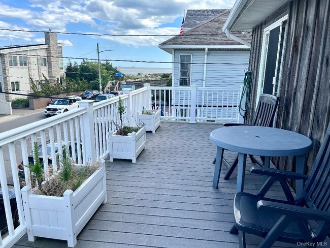 Building Photo - 11 Delaware Ave