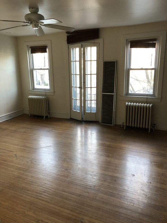 8026 Germantown Ave 8026 Germantown Ave Philadelphia PA 19118