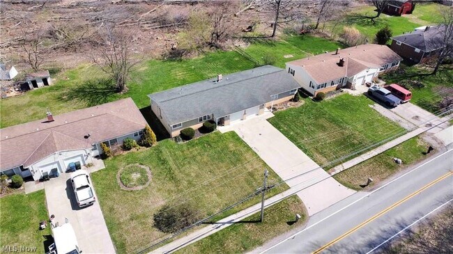 Building Photo - 2587 Jaycox Rd