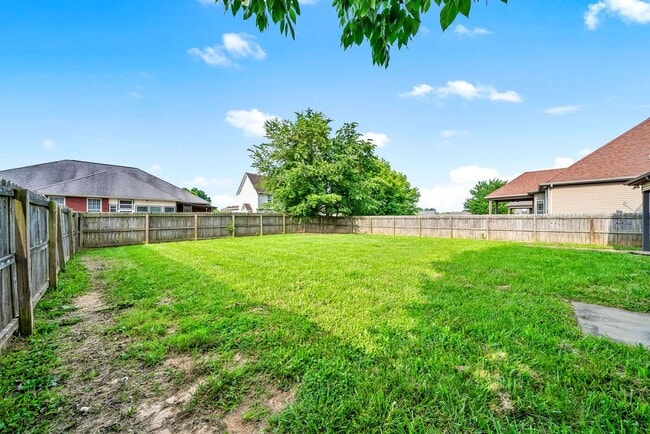 Building Photo - Three Bedroom in Fields of Northmeade!