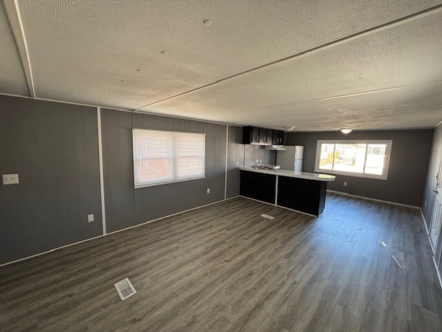 Building Photo - 831 N Pontiac Trail