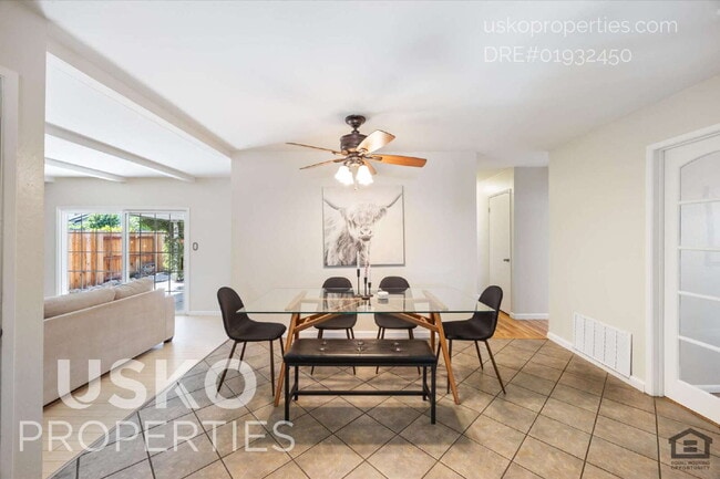 Building Photo - 8844 Garden Glen Way