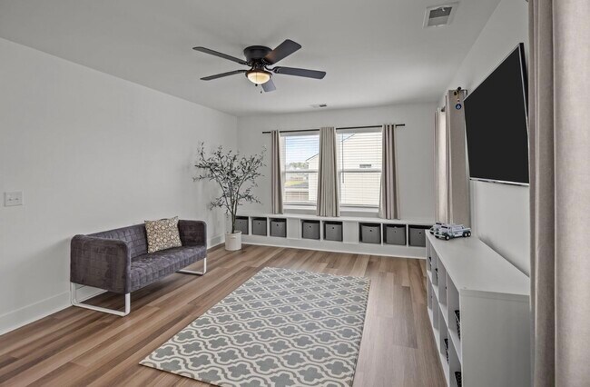 Building Photo - 401 Carrara Dr