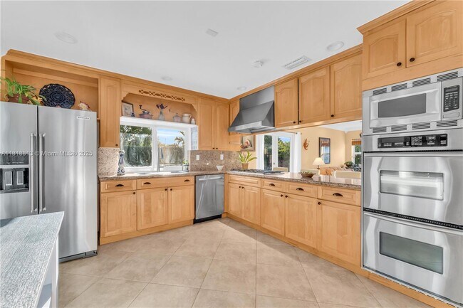 Building Photo - 12600 SW 70th Ave
