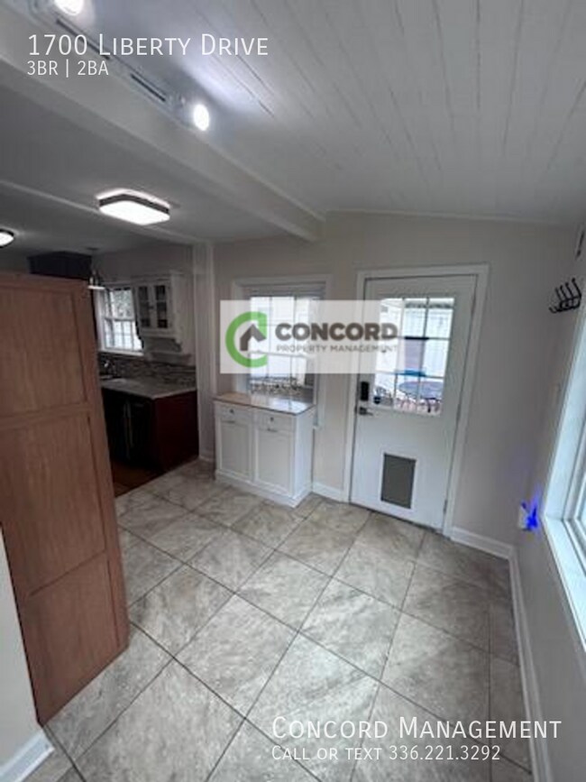 Building Photo - 1700 Liberty Dr