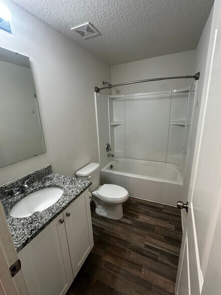 Building Photo - 276 Hyacinth Ct