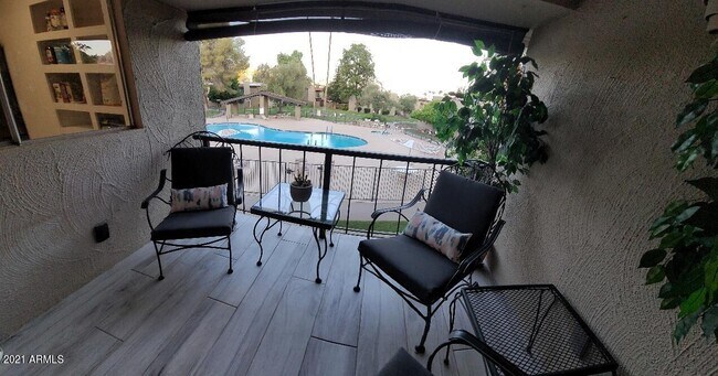 Building Photo - 4201 E Camelback Rd