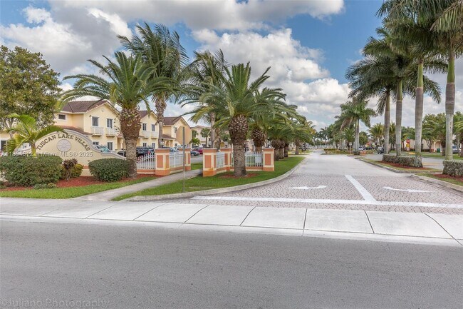 Building Photo - 17803 NW 74th Path