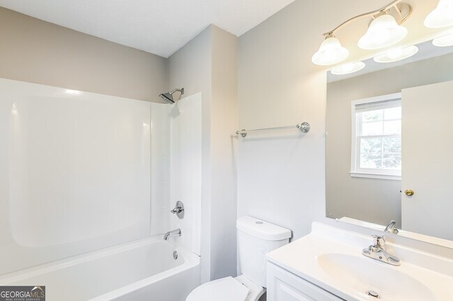 Building Photo - 2871 Quinbery Dr