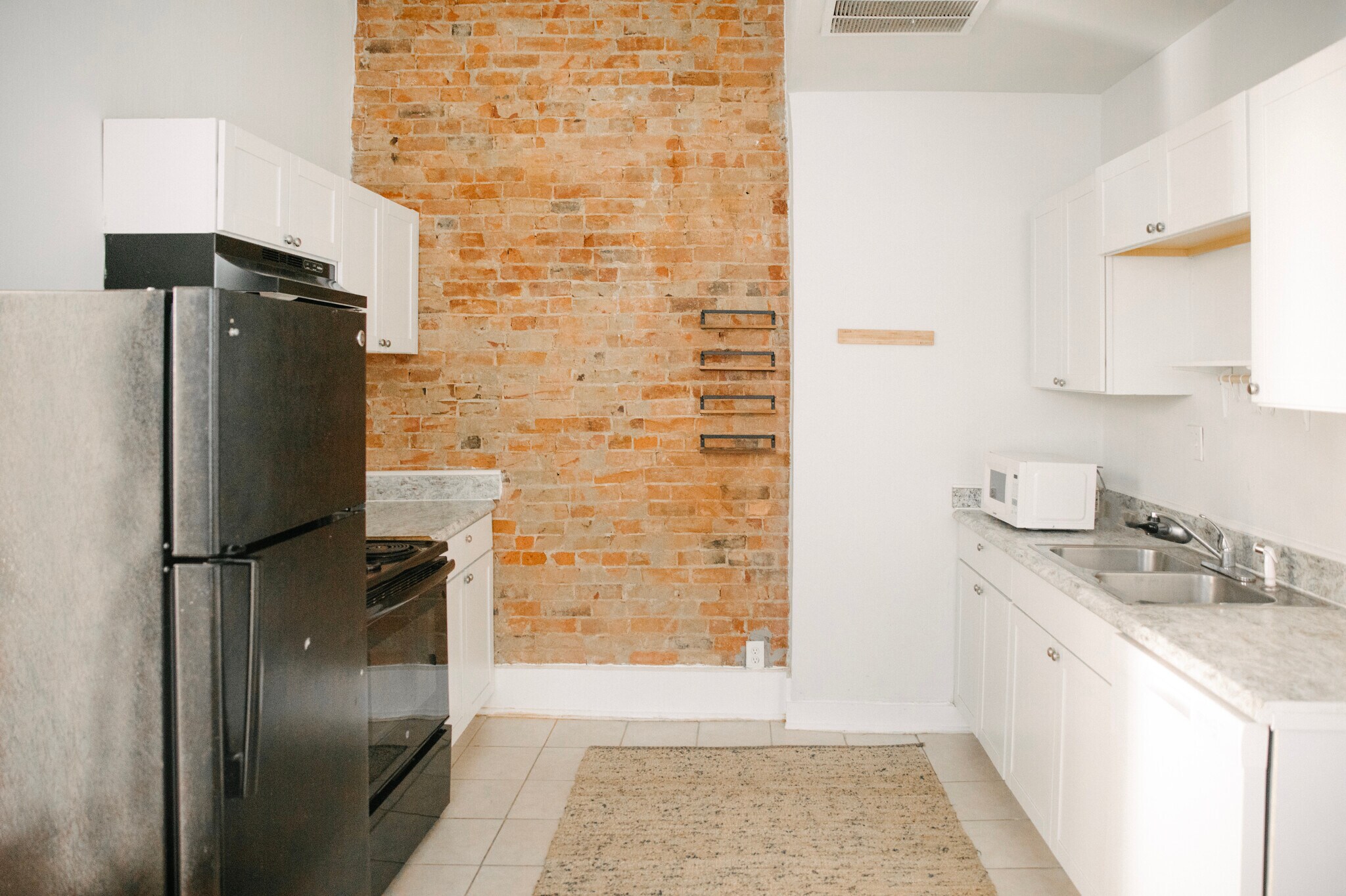 Building Photo - 124 Winkler St