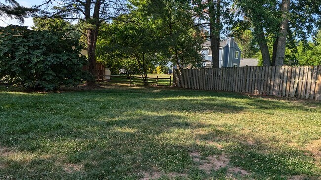 Building Photo - 12618 Pinecrest Rd