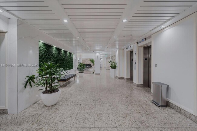 Building Photo - 780 NE 69th St