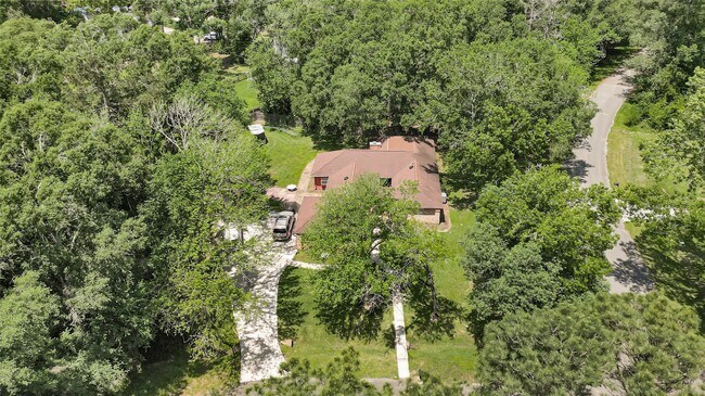Building Photo - 705 Holly Springs Ct