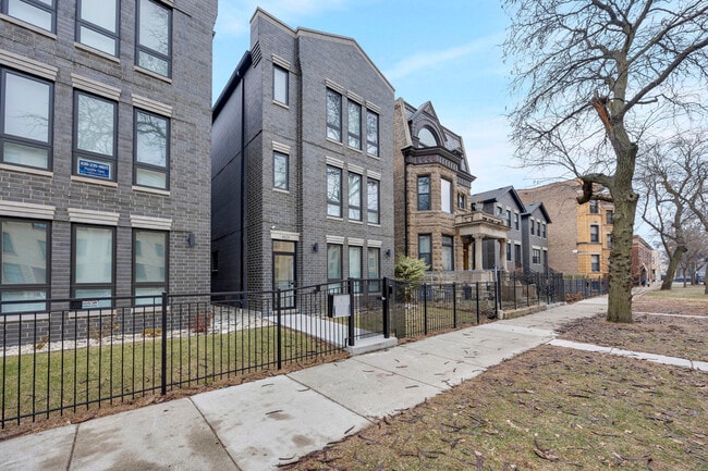 Building Photo - 4629 S Michigan Ave