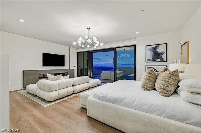 Building Photo - 807 Magnum Cliff Ct