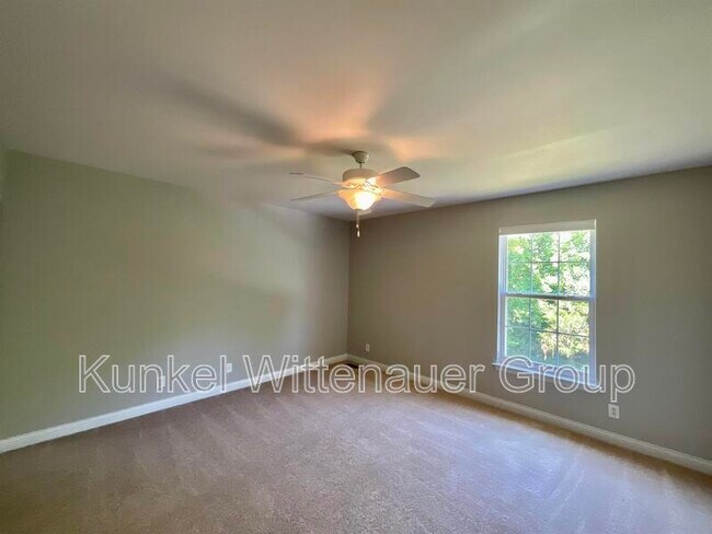 Building Photo - 3014 Roan Hill Dr
