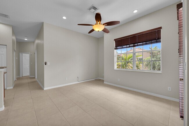 Building Photo - 4851 Bonsai Cir
