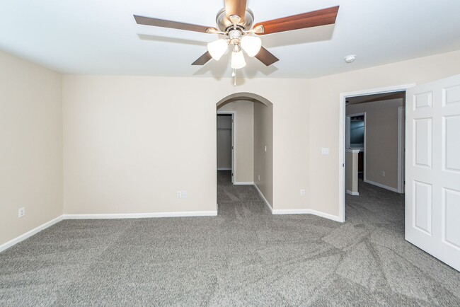 Building Photo - 4 Bedroom 2.5 Bath Home in Felder Creek - ...