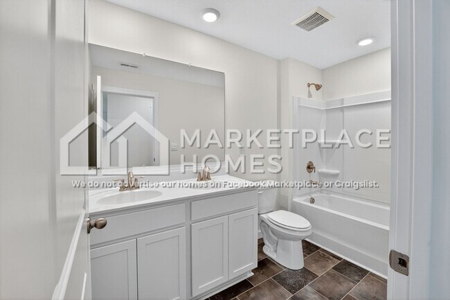 Building Photo - 7661 Belhaven Ln