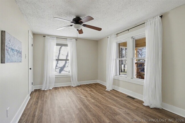 Building Photo - 4713 S 27th W Ave