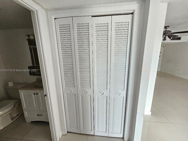 Building Photo - 18021 Biscayne Blvd