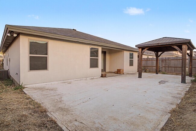 Building Photo - 5410 Travesia Ct