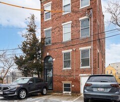 Building Photo - 2 Chelsea St