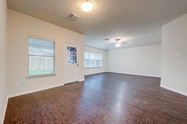 Building Photo - 1222 Hemple Dr